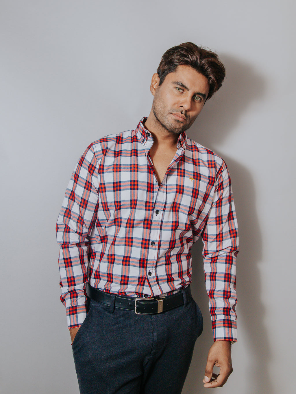 Camisa Hombre Casual Blanca Cuadros Rojo y Azul Marino