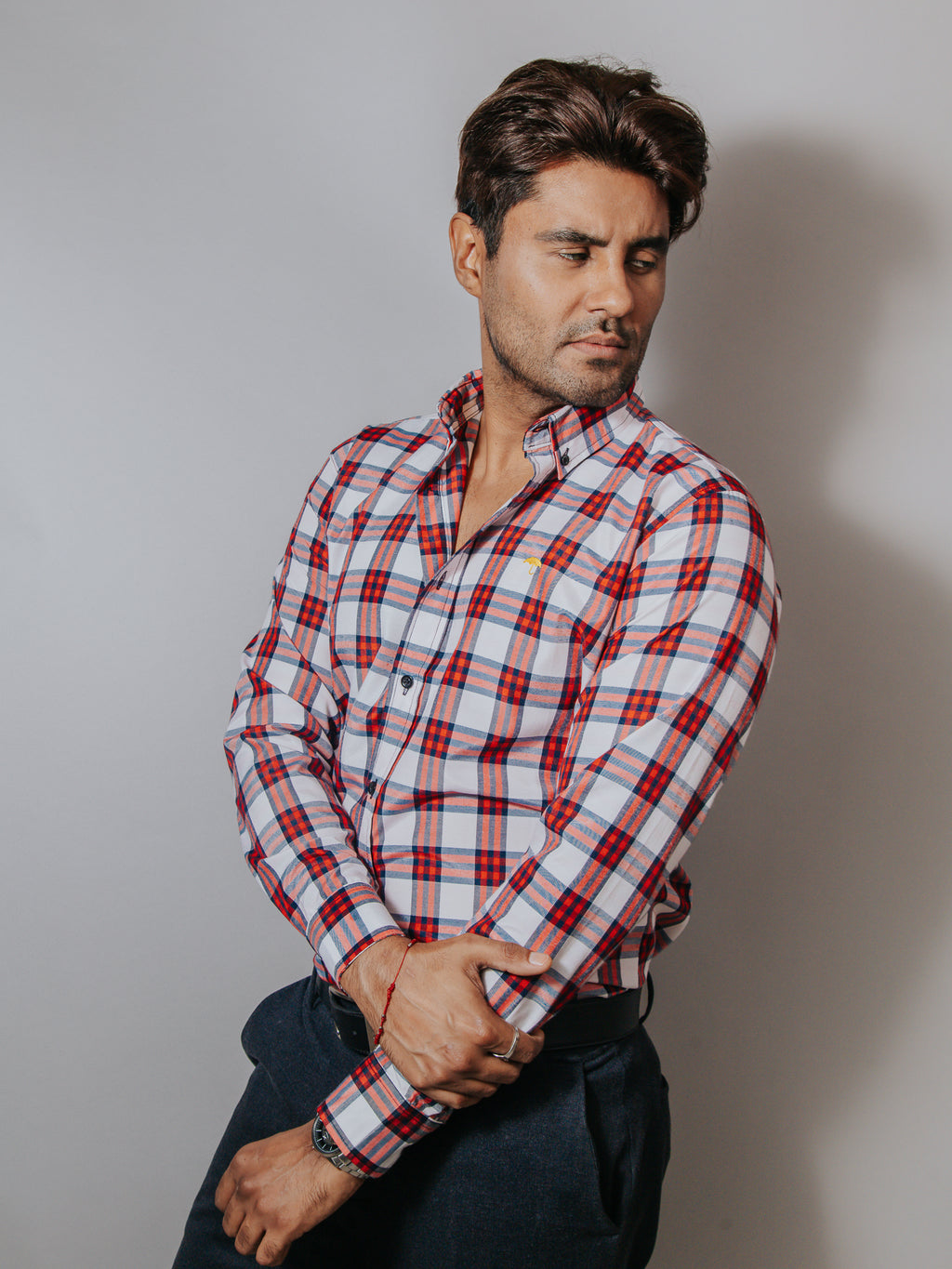 Camisa Hombre Casual Blanca Cuadros Rojo y Azul Marino