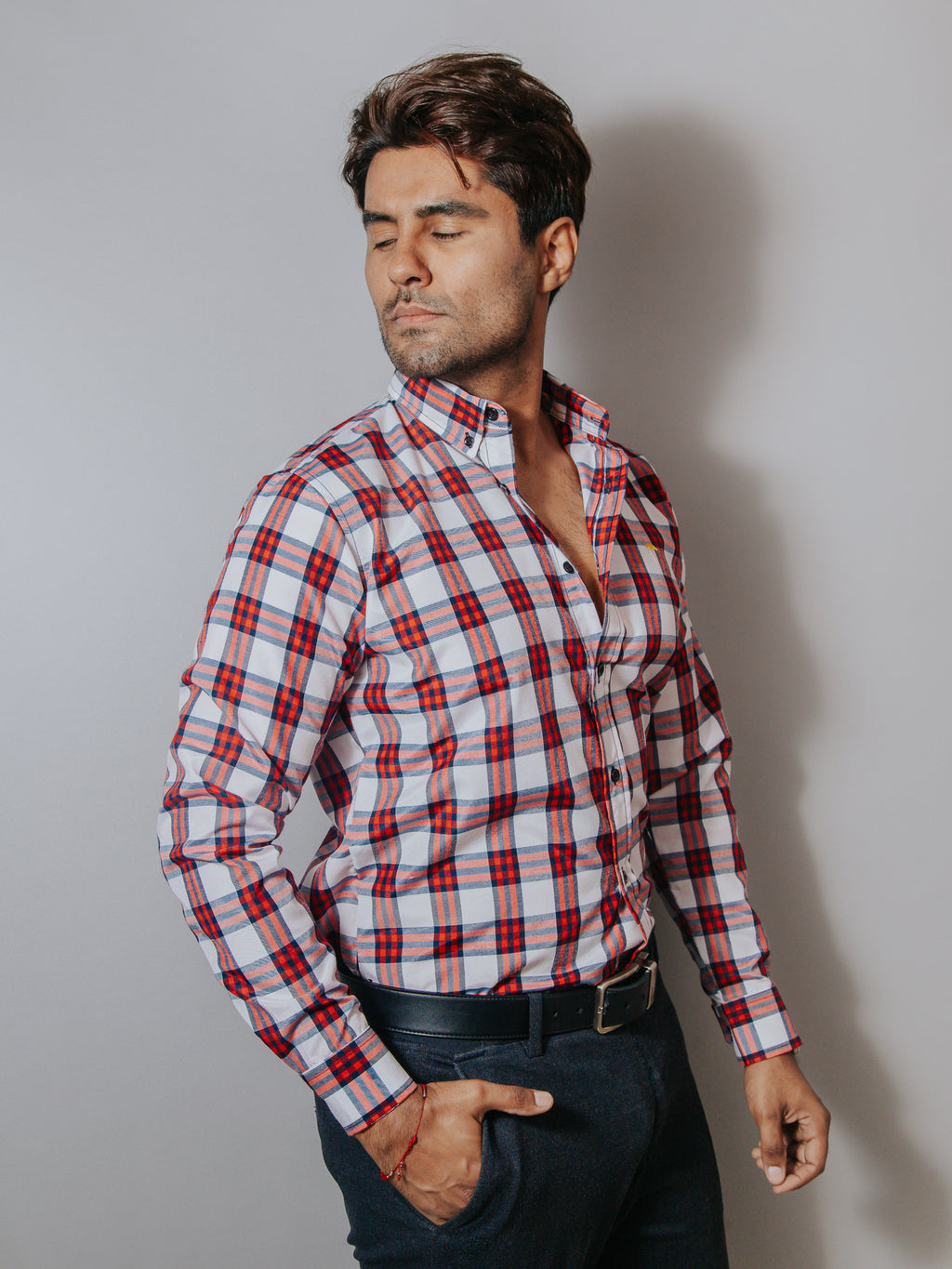 Camisa Hombre Casual Blanca Cuadros Rojo y Azul Marino