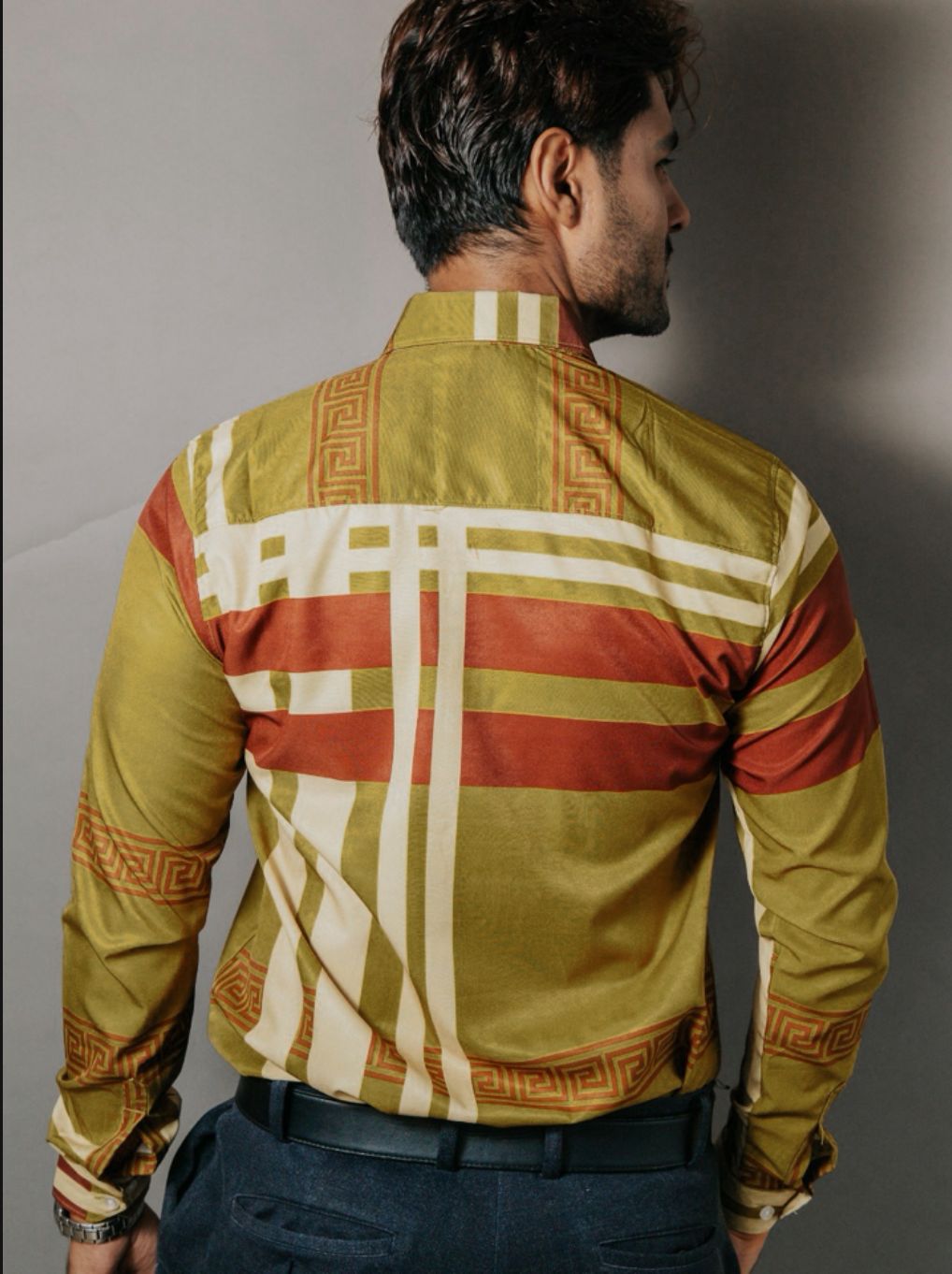 Camisa Hombre Casual Verde Olivo Detalle Griego Chocolate