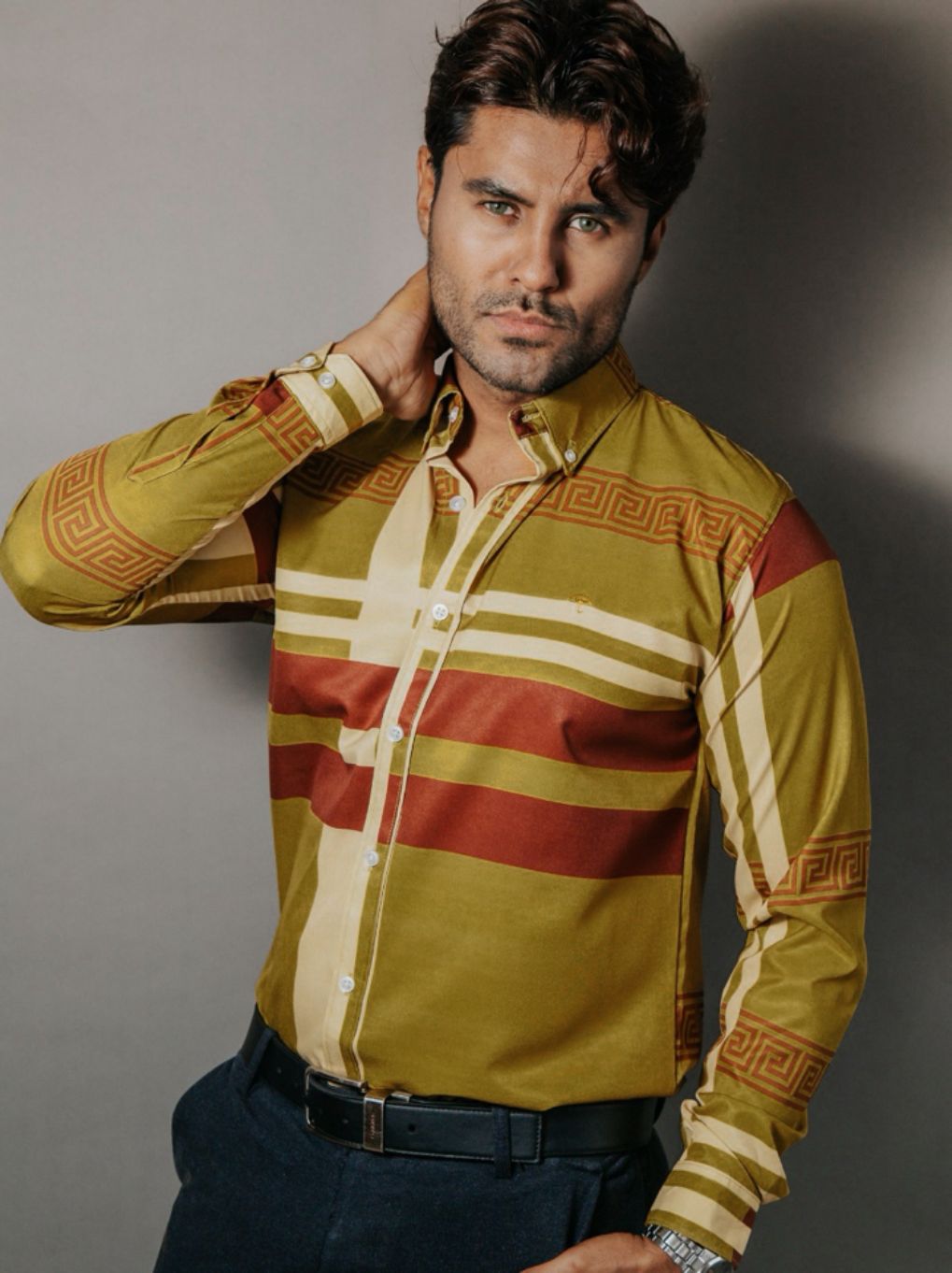 Camisa Hombre Casual Verde Olivo Detalle Griego Chocolate