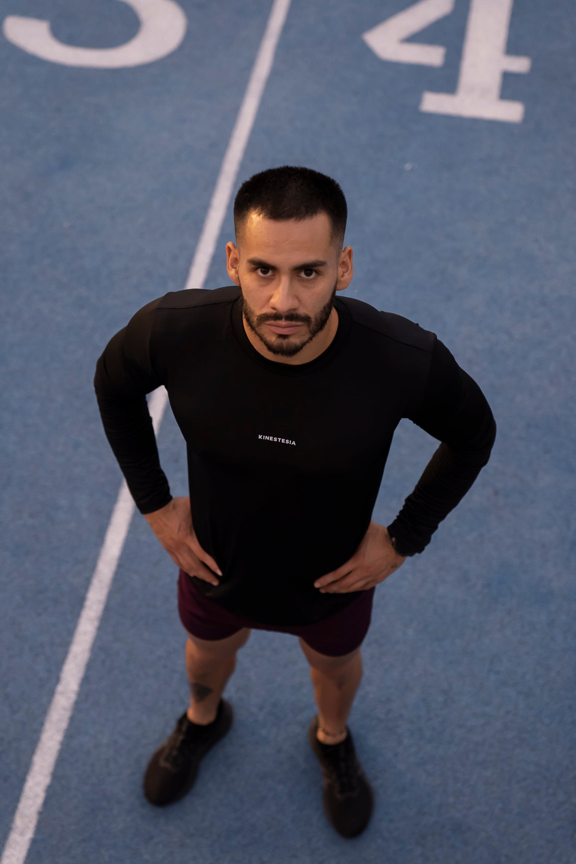 PLAYERA MANGA LARGA NEGRA PARA HOMBRE KINESTESIA
