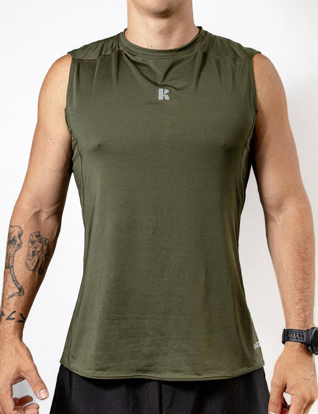 PLAYERA SIN MANGAS VERDE MILITAR PARA HOMBRE KINESTESIA BASIC