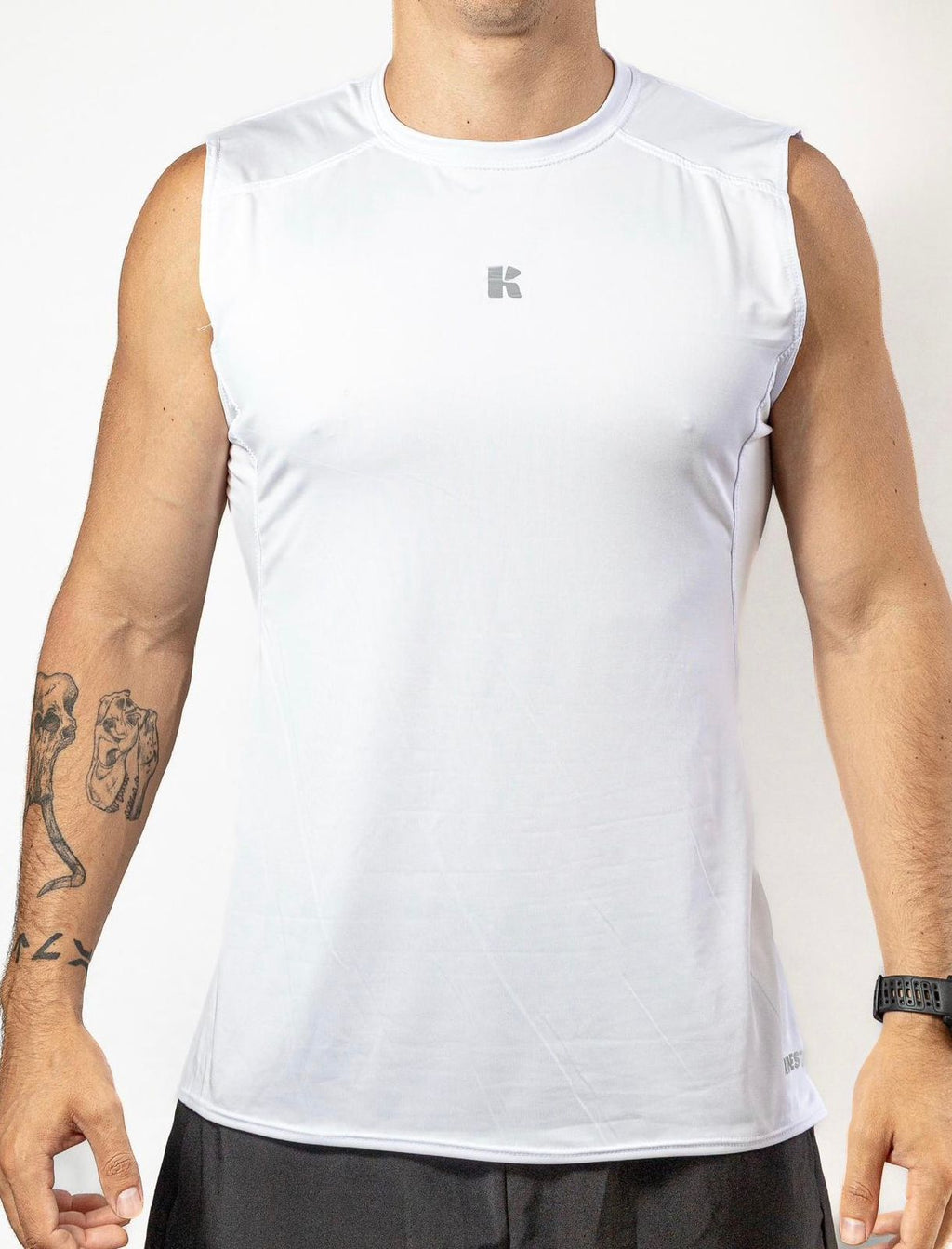 PLAYERA SIN MANGAS BLANCA PARA HOMBRE KINESTESIA BASIC