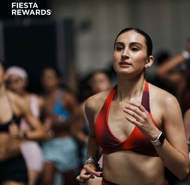 TOP CRUZADO DEPORTIVO MUJER ROJO DEGRADADO KINESTESIA