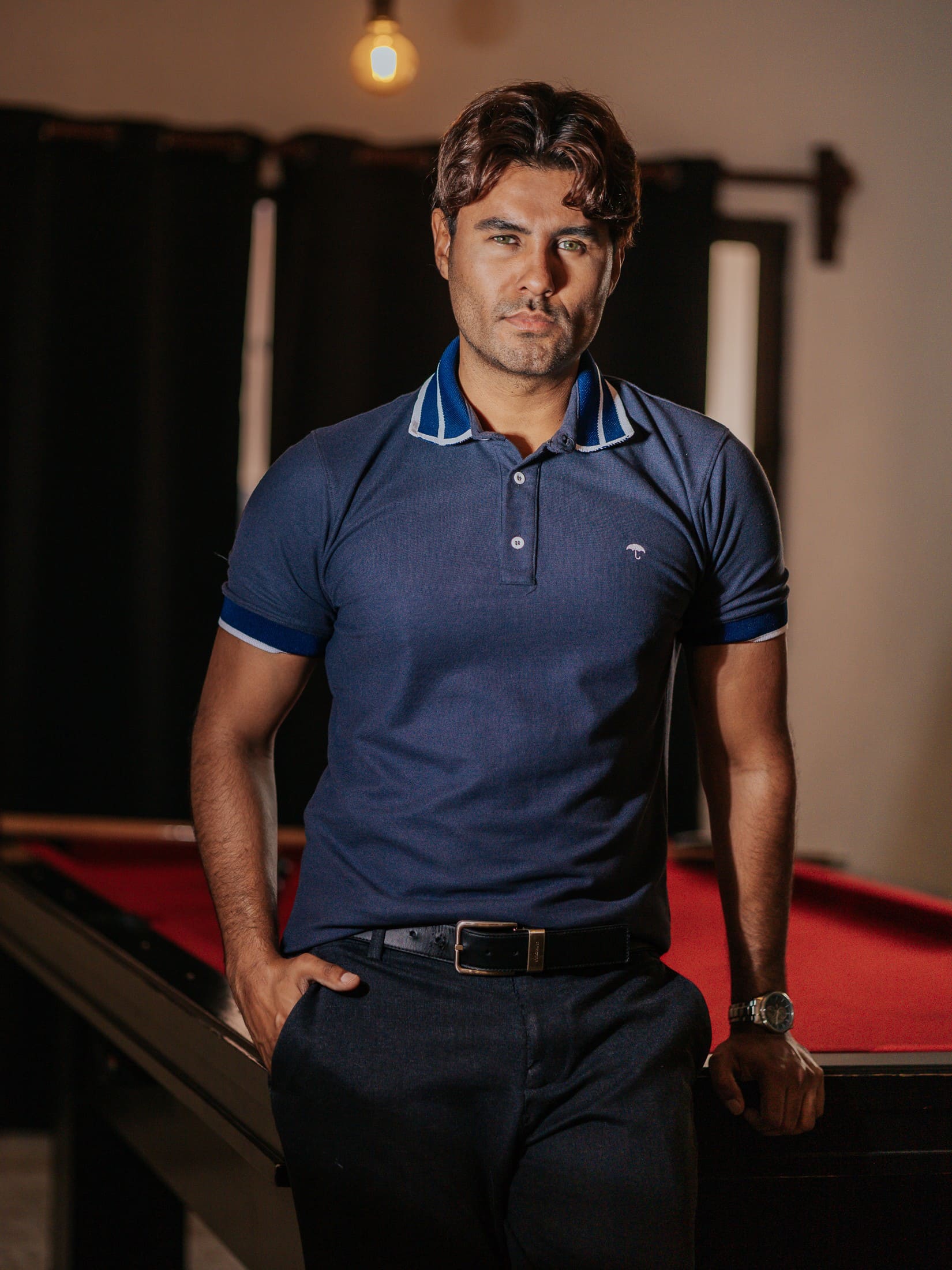 Playera Polo Hombre Slim Fit Azul Detalle Azul Marino y Blanco