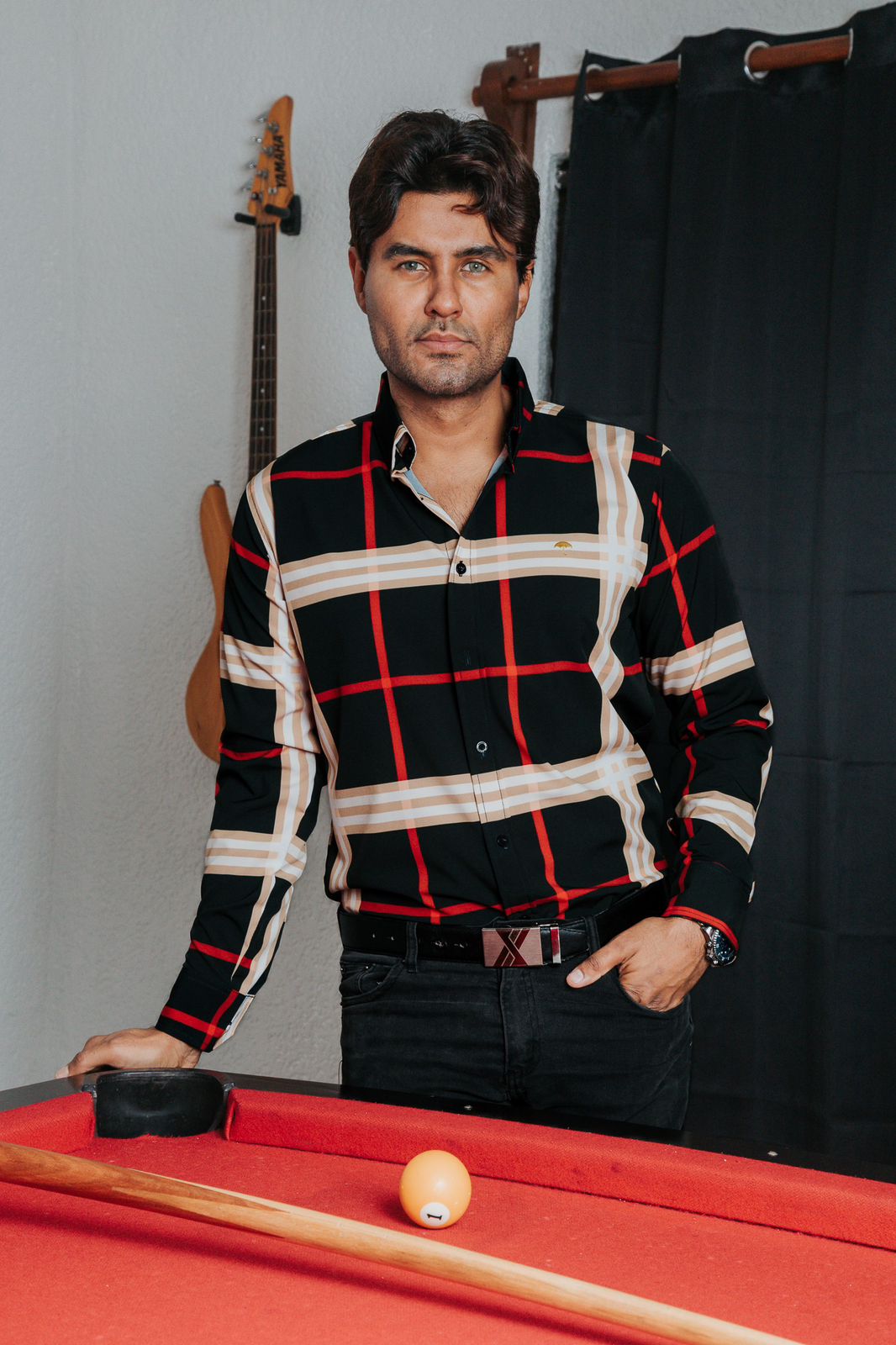 Camisa Hombre Manga Larga Casual Negra Cuadros Beige Rojo y Blanco Tiendas Platino