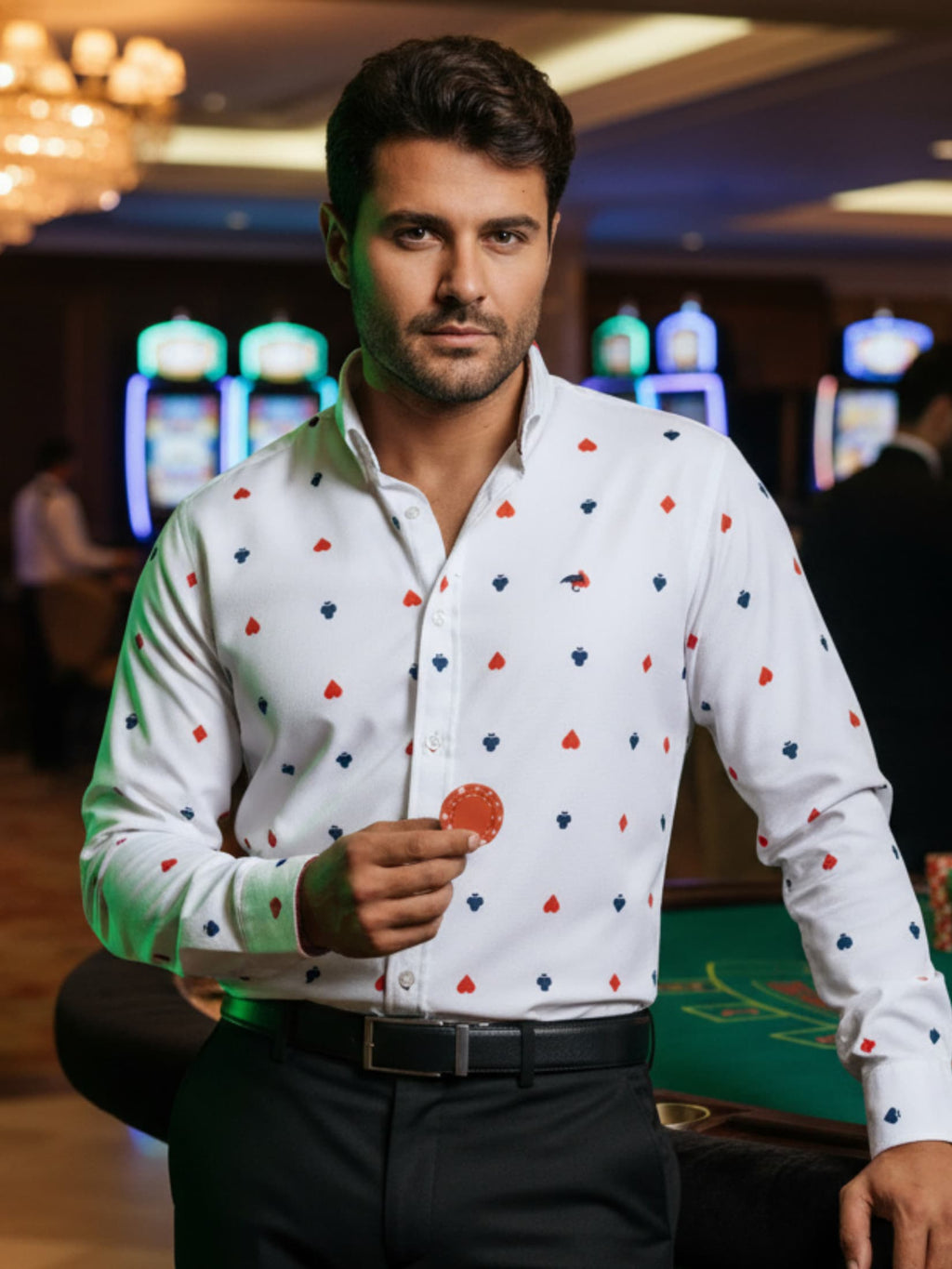 Camisa Hombre Casual Blanca Detalle Picas Trébol Corazones