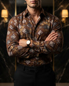 Camisa Hombre Casual Marrón Figuras Blancas