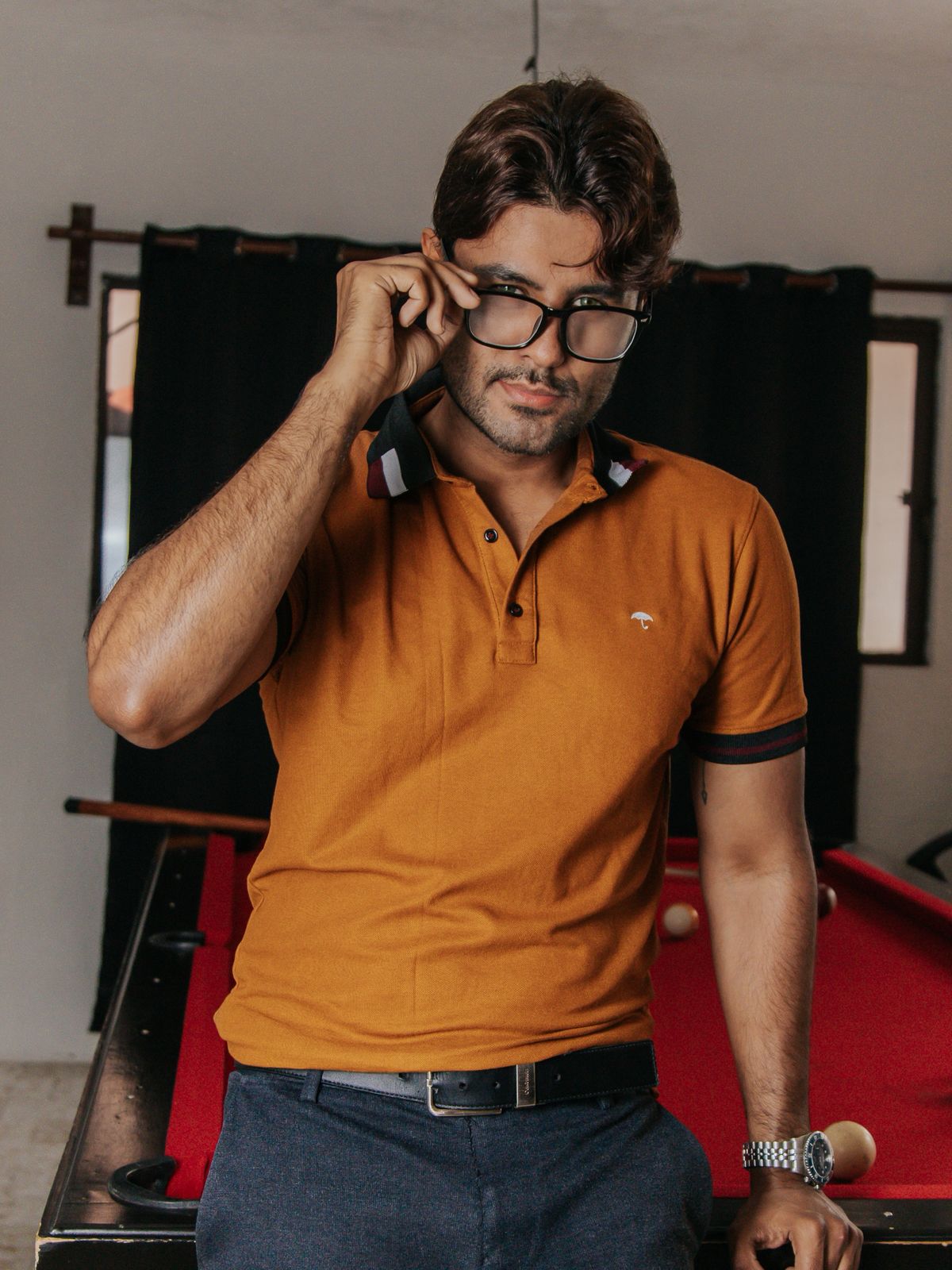 Playera Polo Hombre Slim Fit Caqui Detalle Blanco y Vino