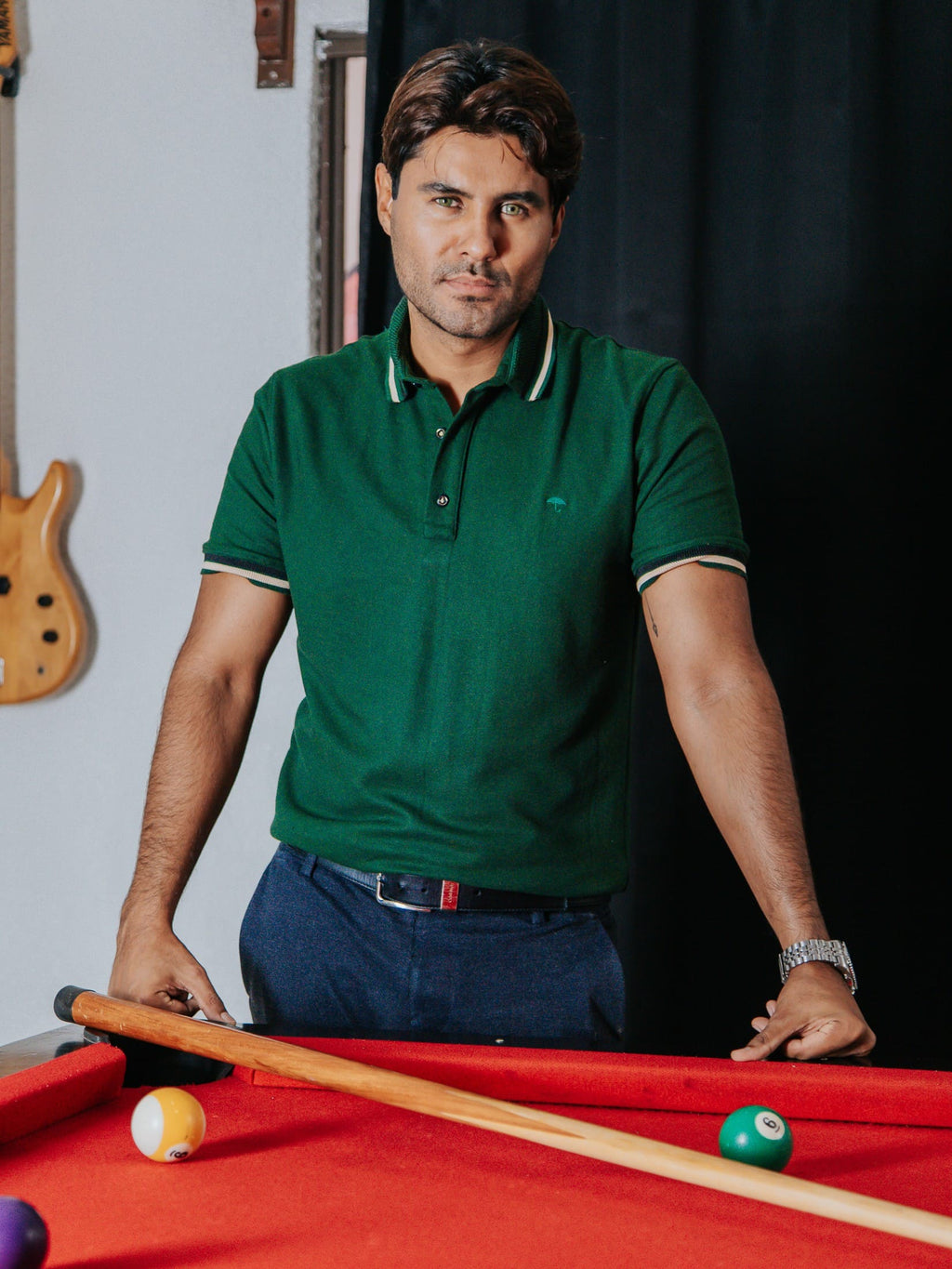 Playera Polo Hombre Slim Fit Verde Detalle Beige y Negro