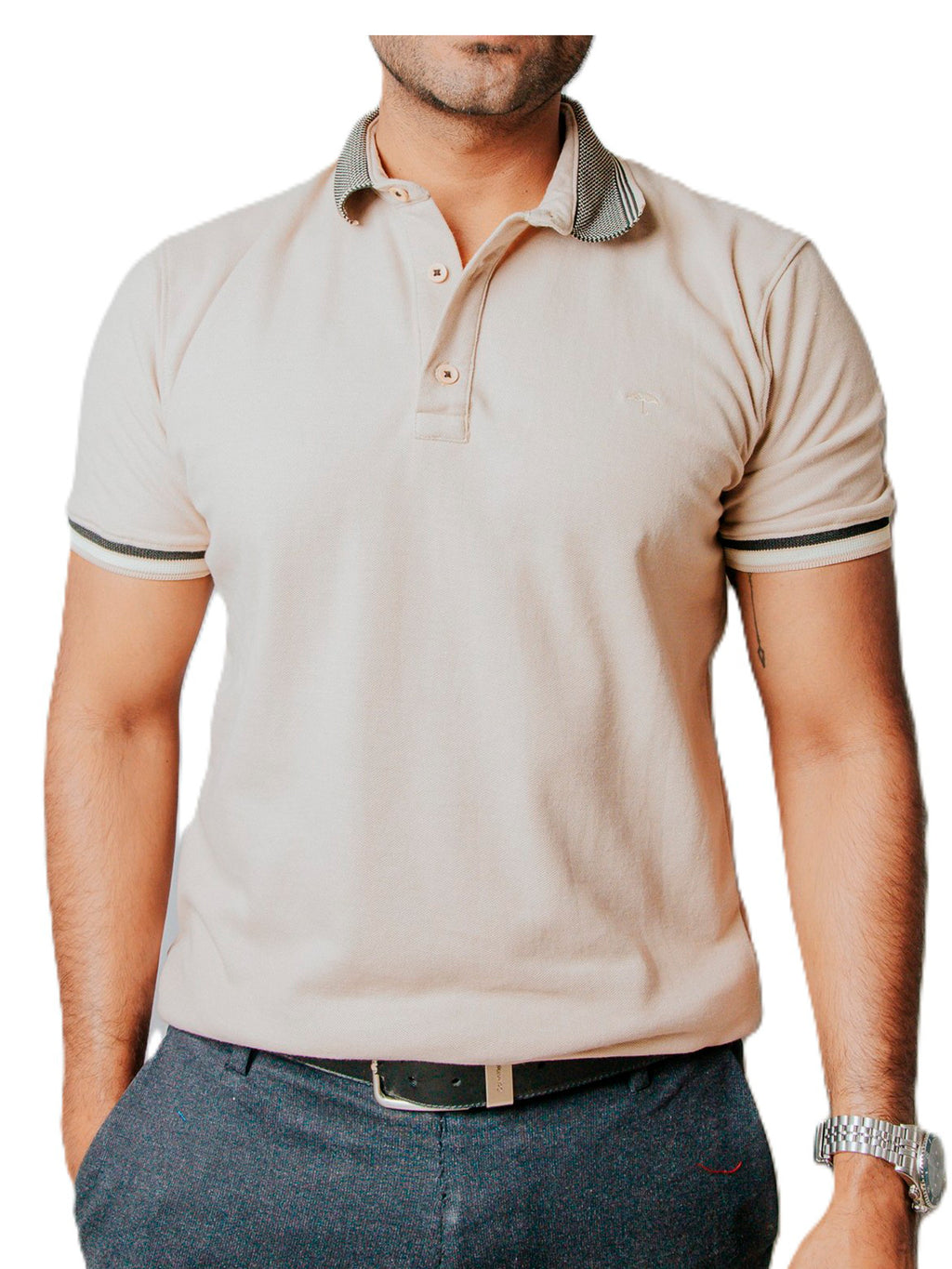 Playera Polo Hombre Casual Beige detalle Negros