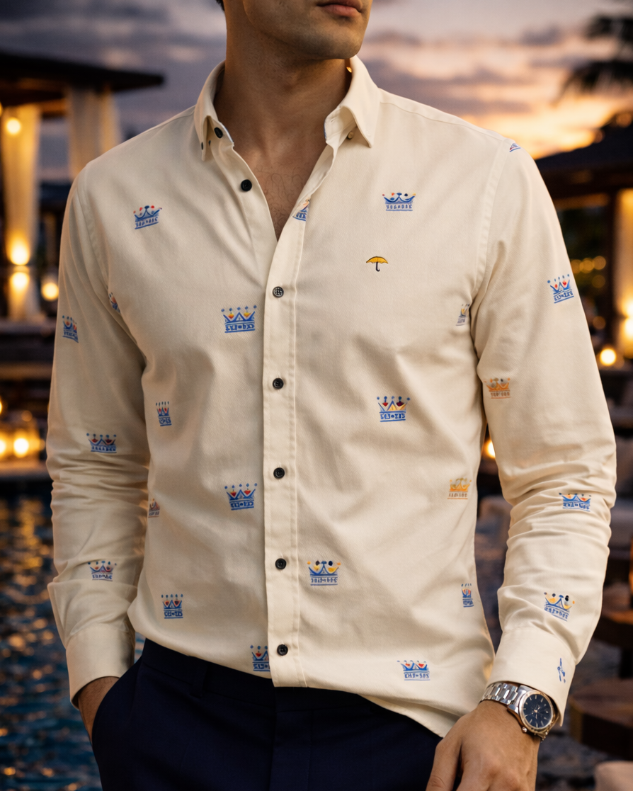 Camisa Hombre Casual Beige Mini Figuras Coronas