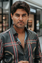 Camisa Hombre Lisa Negro Blanco Rojo — Crimson Crest | Moon & Rain