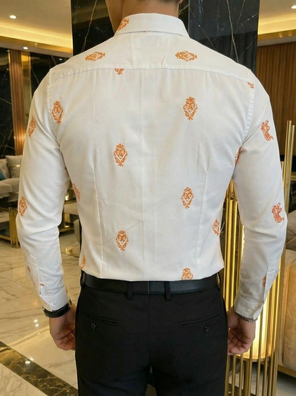 Camisa Hombre Casual Blanca Figuras Amarillas