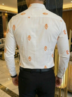 Camisa Hombre Casual Blanca Figuras Amarillas