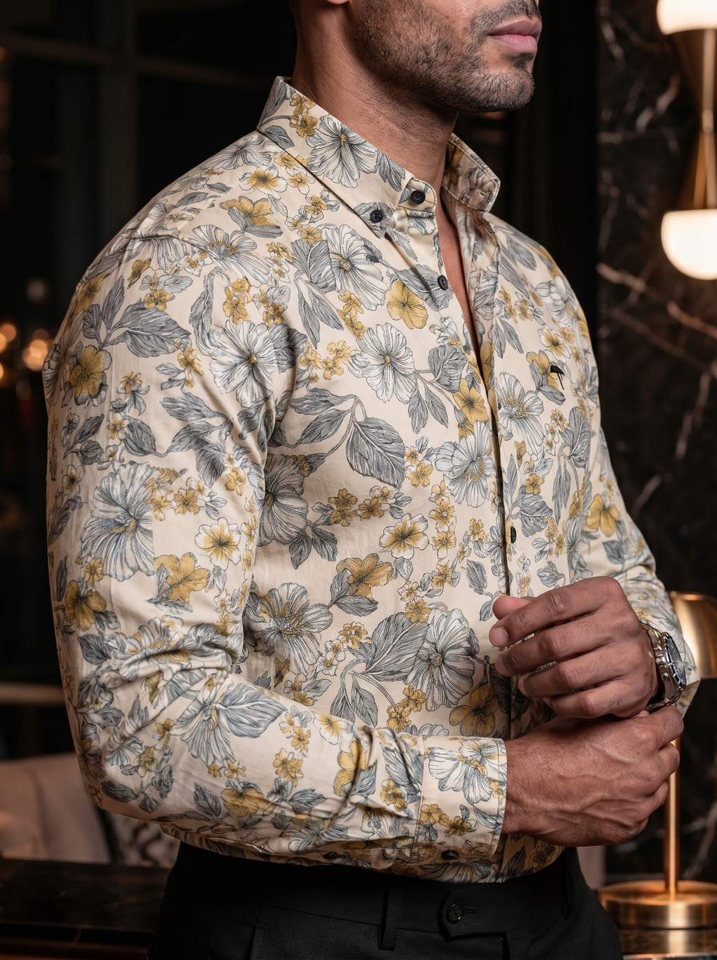 Camisa Hombre Casual Beige Flores Amarillas, Blancas