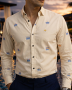 Camisa Hombre Casual Beige Mini Figuras Coronas