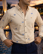 Camisa Hombre Casual Beige Mini Figuras Coronas