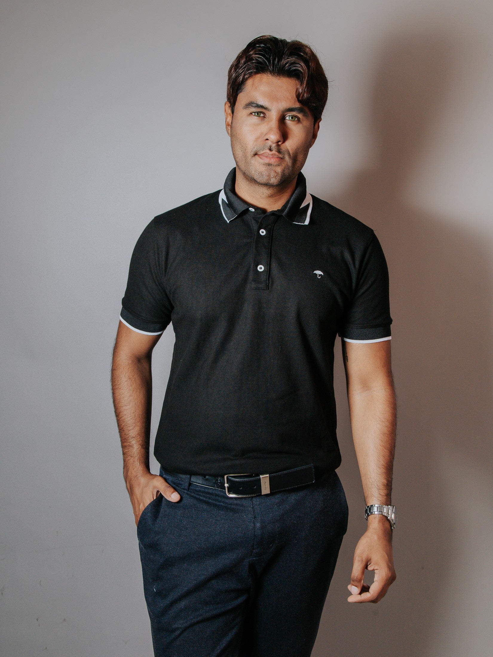 Playera Polo Hombre Slim Fit Negra Detalle Blanco