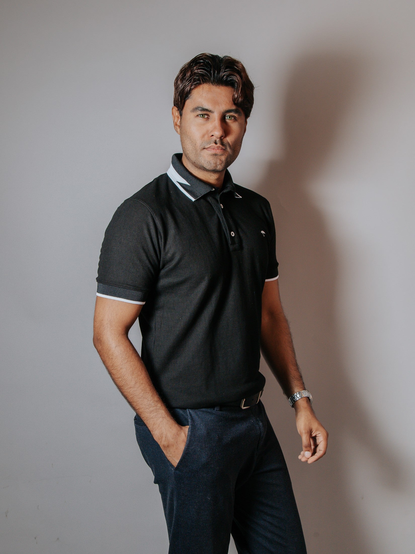 Playera Polo Hombre Slim Fit Negra Detalle Blanco