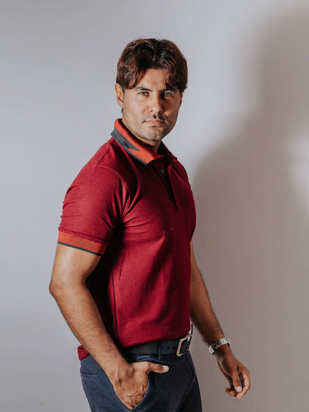 Playera Polo Hombre Slim Fit Vino Detalle Rojo y Negro