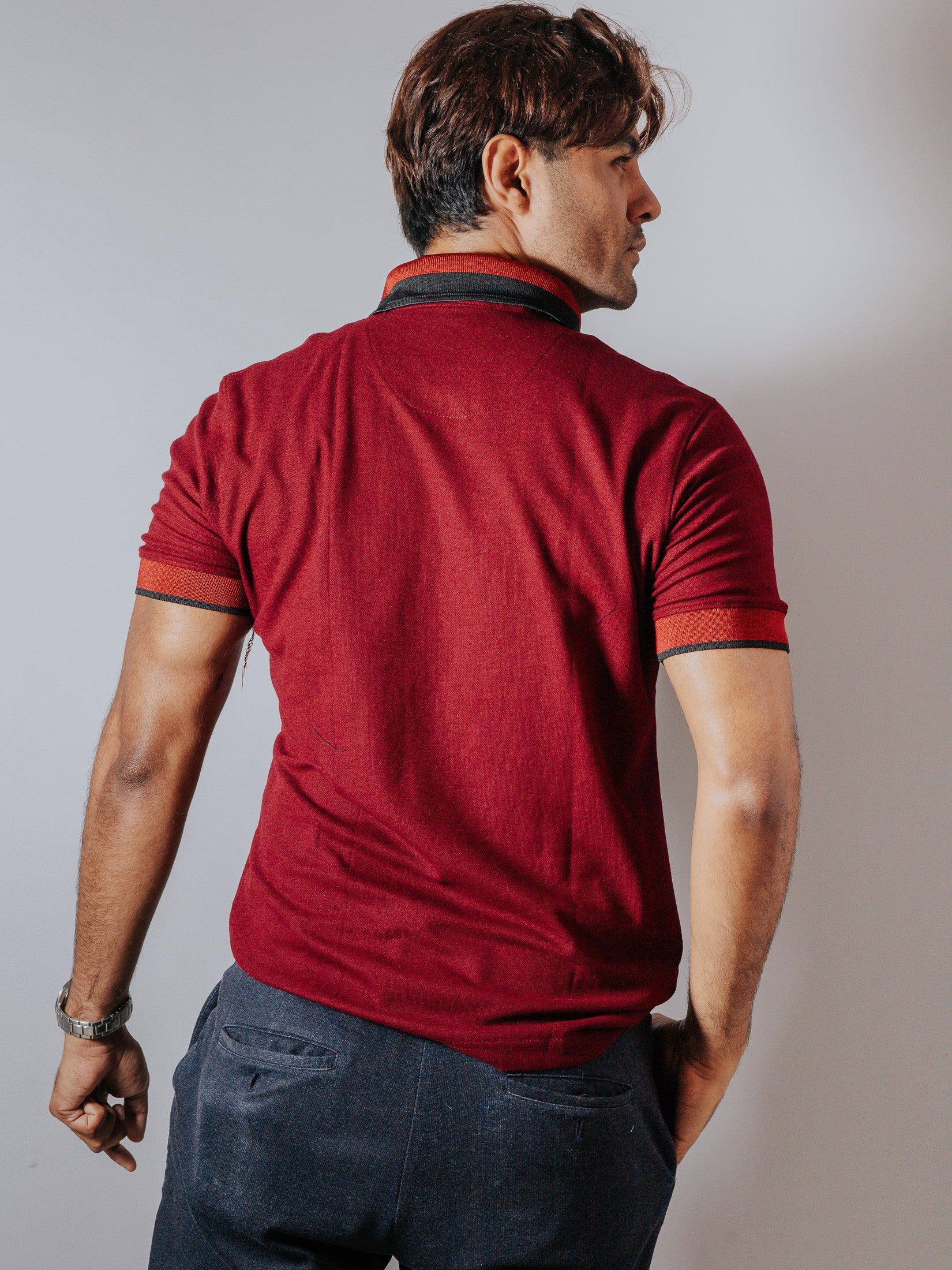 Playera Polo Hombre Slim Fit Vino Detalle Rojo y Negro