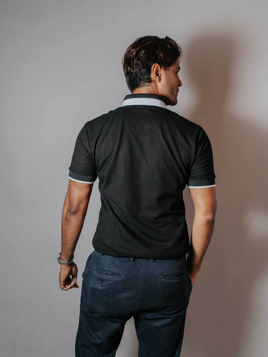 Playera Polo Hombre Slim Fit Negra Detalle Blanco