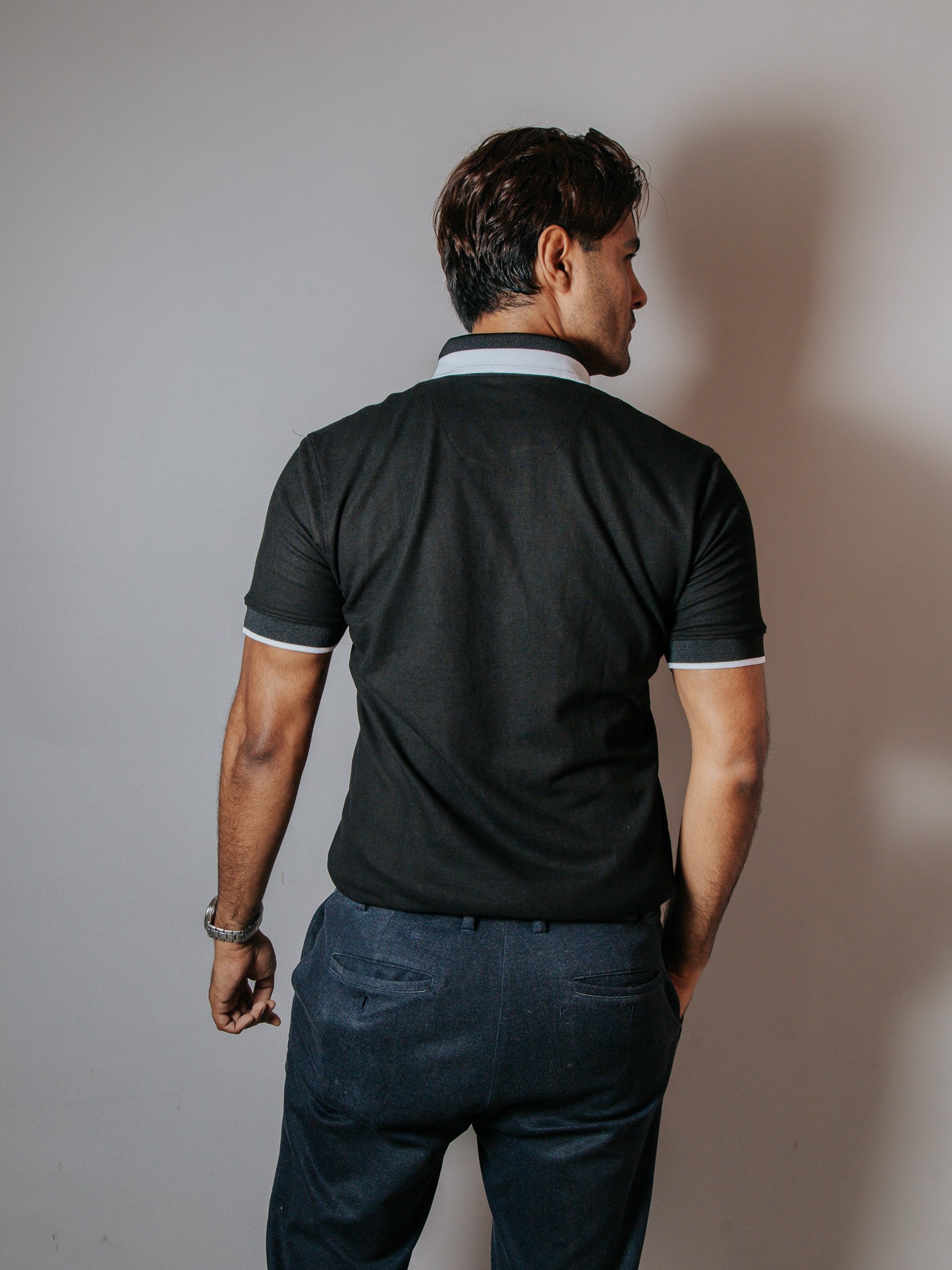 Playera Polo Hombre Slim Fit Negra Detalle Blanco