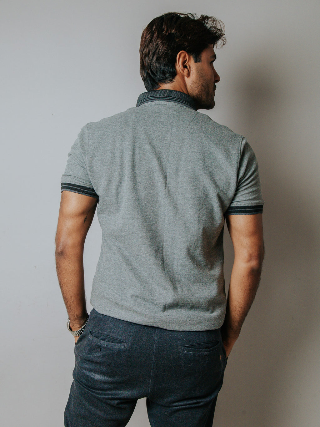 Playera Polo Hombre Slim Fit Gris Detalle Negro