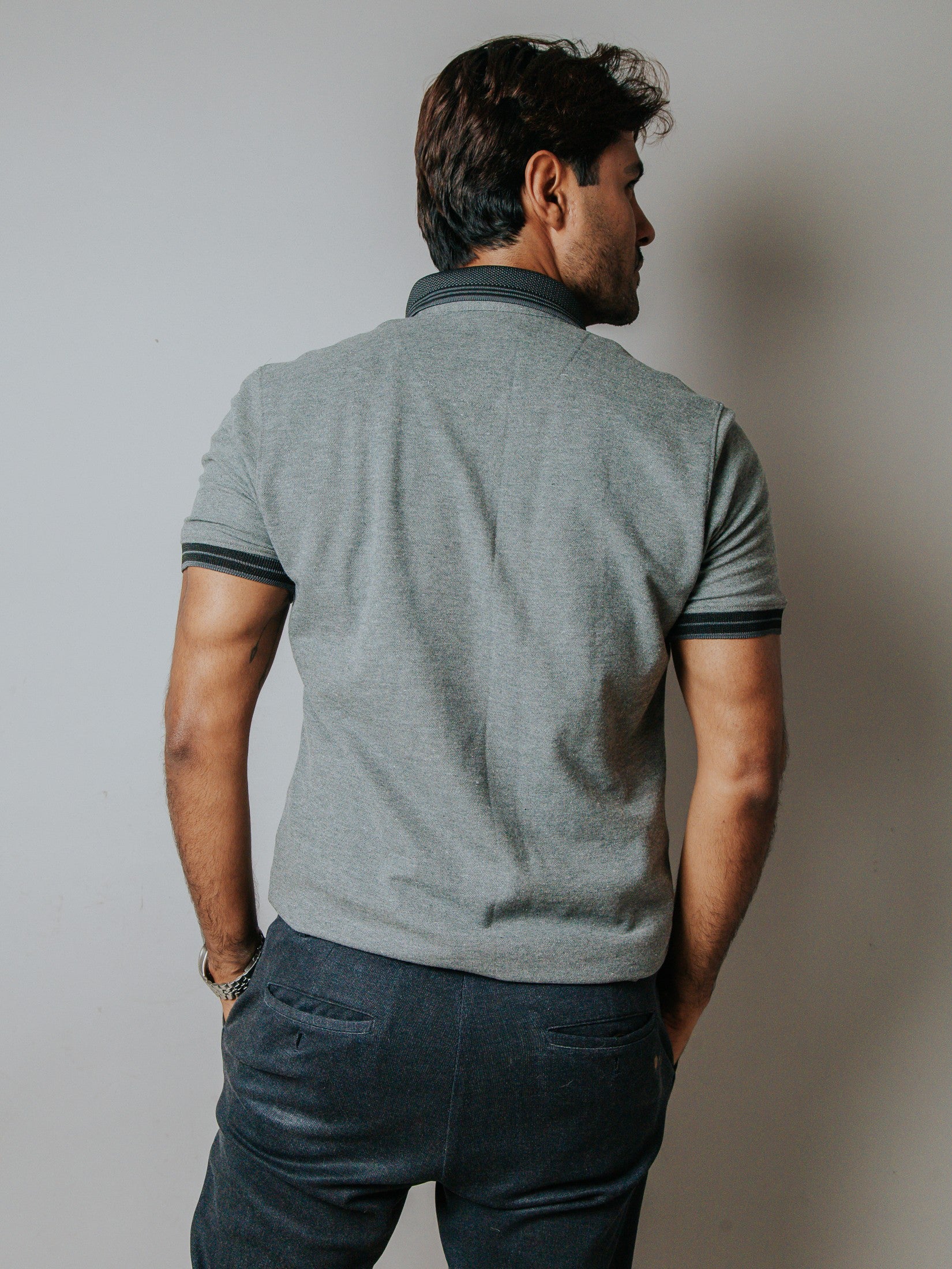 Playera Polo Hombre Slim Fit Gris Detalle Negro