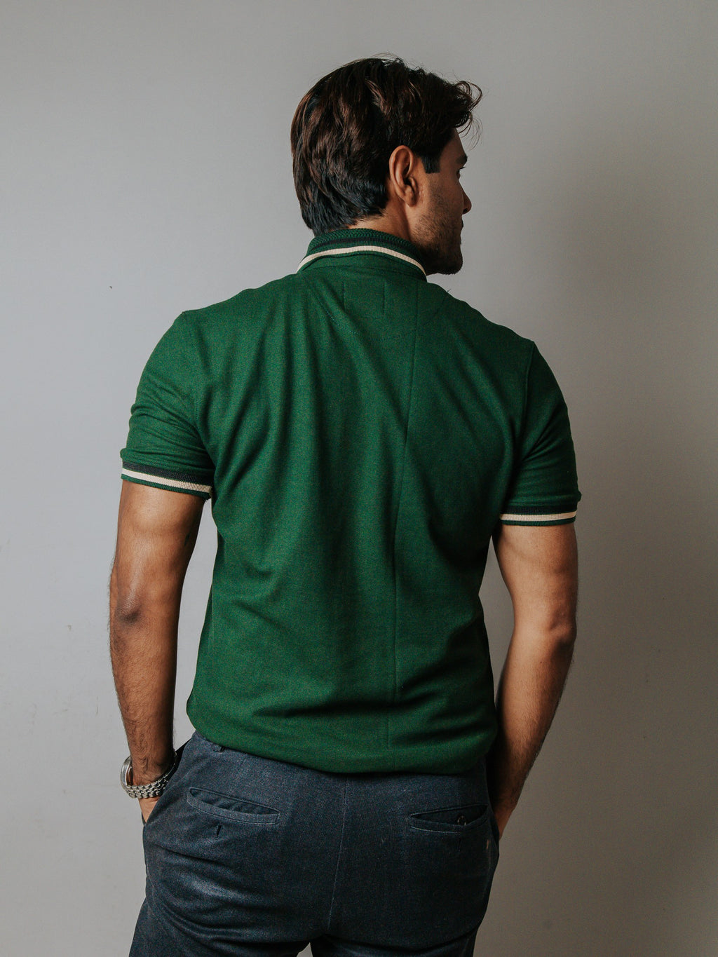 Playera Polo Hombre Slim Fit Verde Detalle Beige y Negro